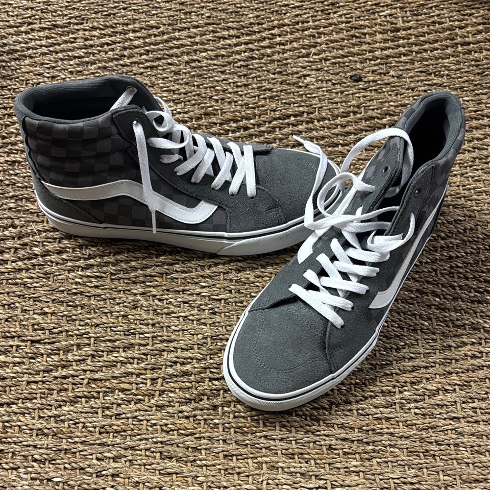 NWOT Vans Charcoal Checkered High-Top Sneakers Men’s Sz 8.5
